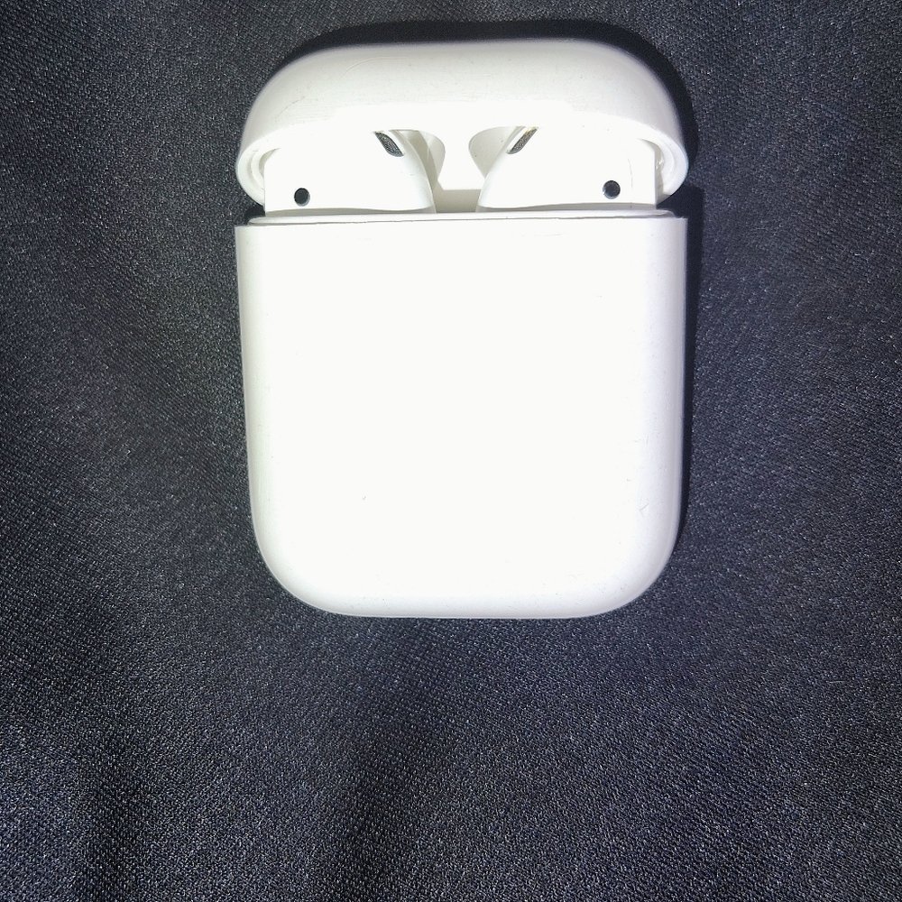 Apple Wireless Earbuds with Charging Case